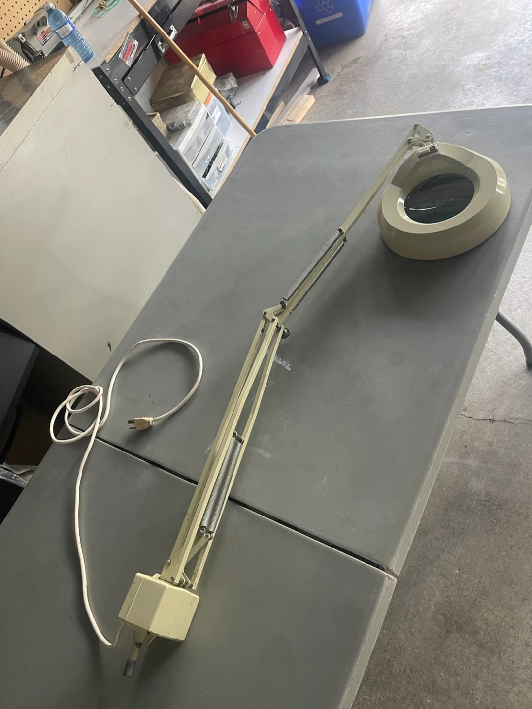 Magnifying Desk Lamp