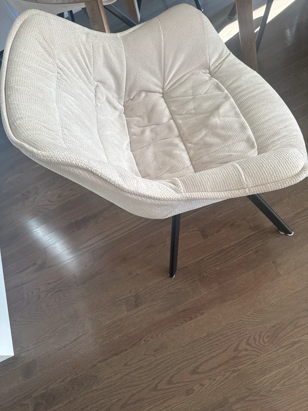 4 Modern Accent Chairs - photo 2