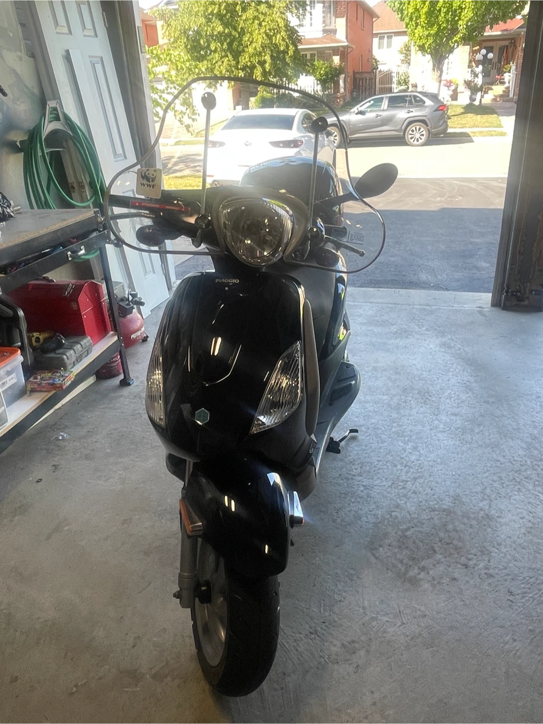 Piaggio Fly 150 Scooter