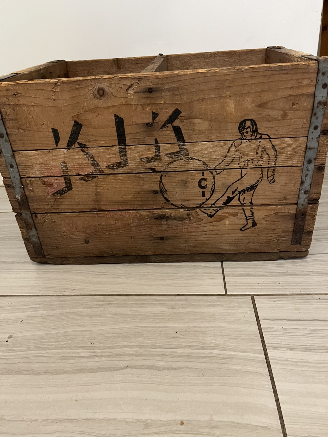 Vintage KIK Wood Soda Crate - photo 3