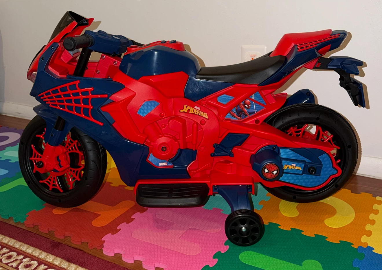 Flybar Marvel Spiderman 6V Battery Ride-On Motorcycle - photo 3