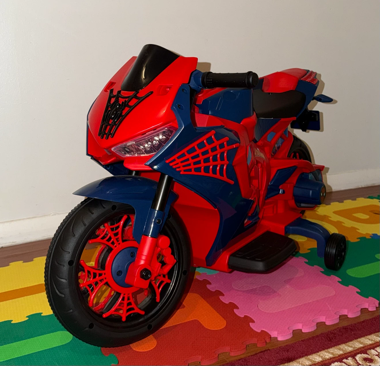 Flybar Marvel Spiderman 6V Battery Ride-On Motorcycle - photo 4
