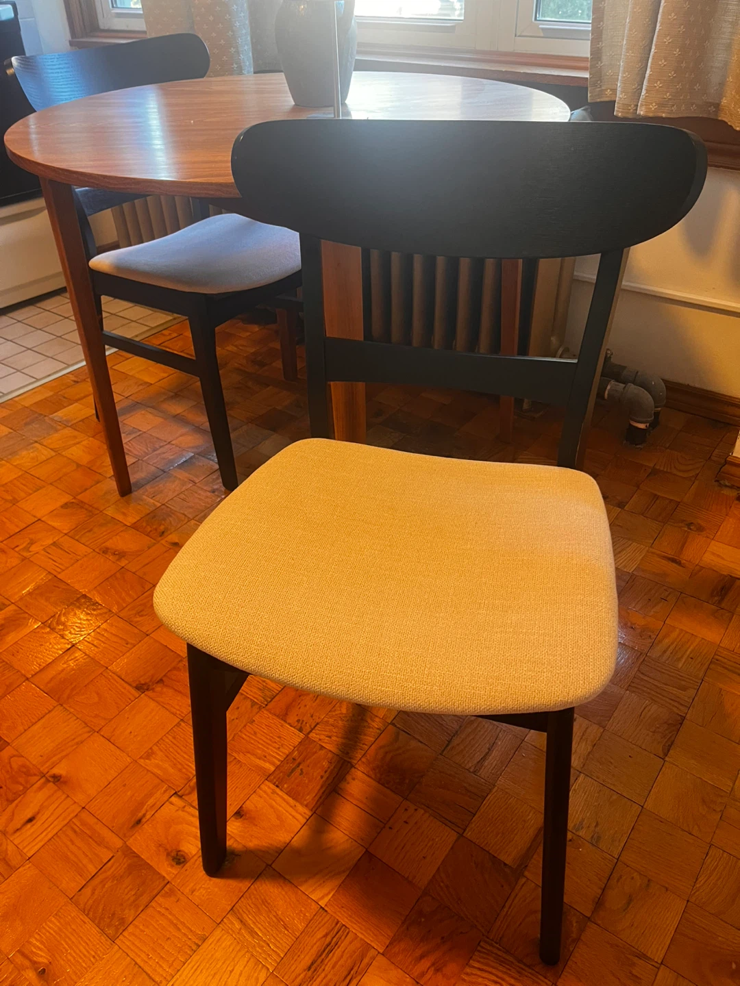 MCM wooden round table and 2 chairs - photo 3