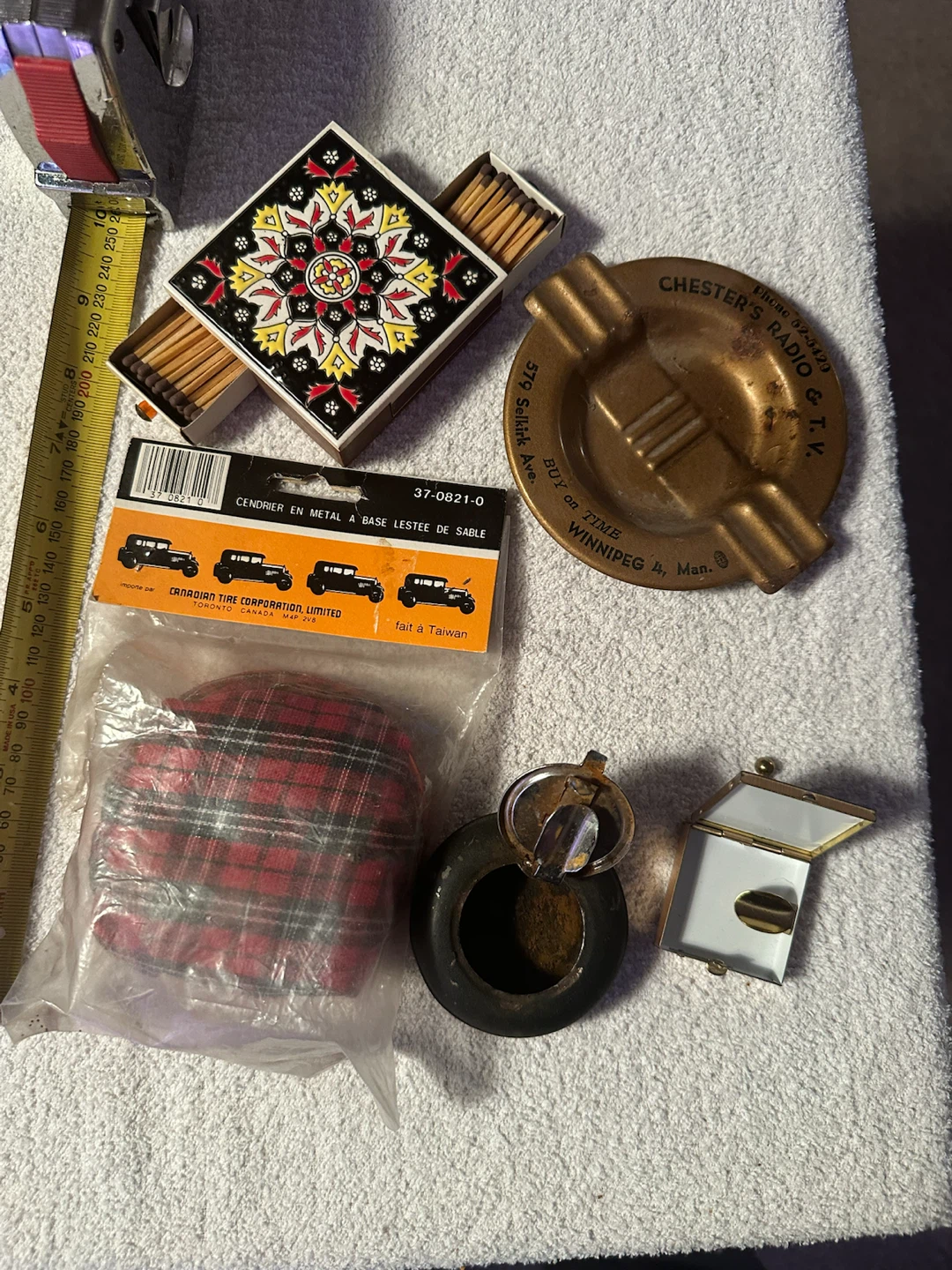 Assorted ashtrays - photo 2