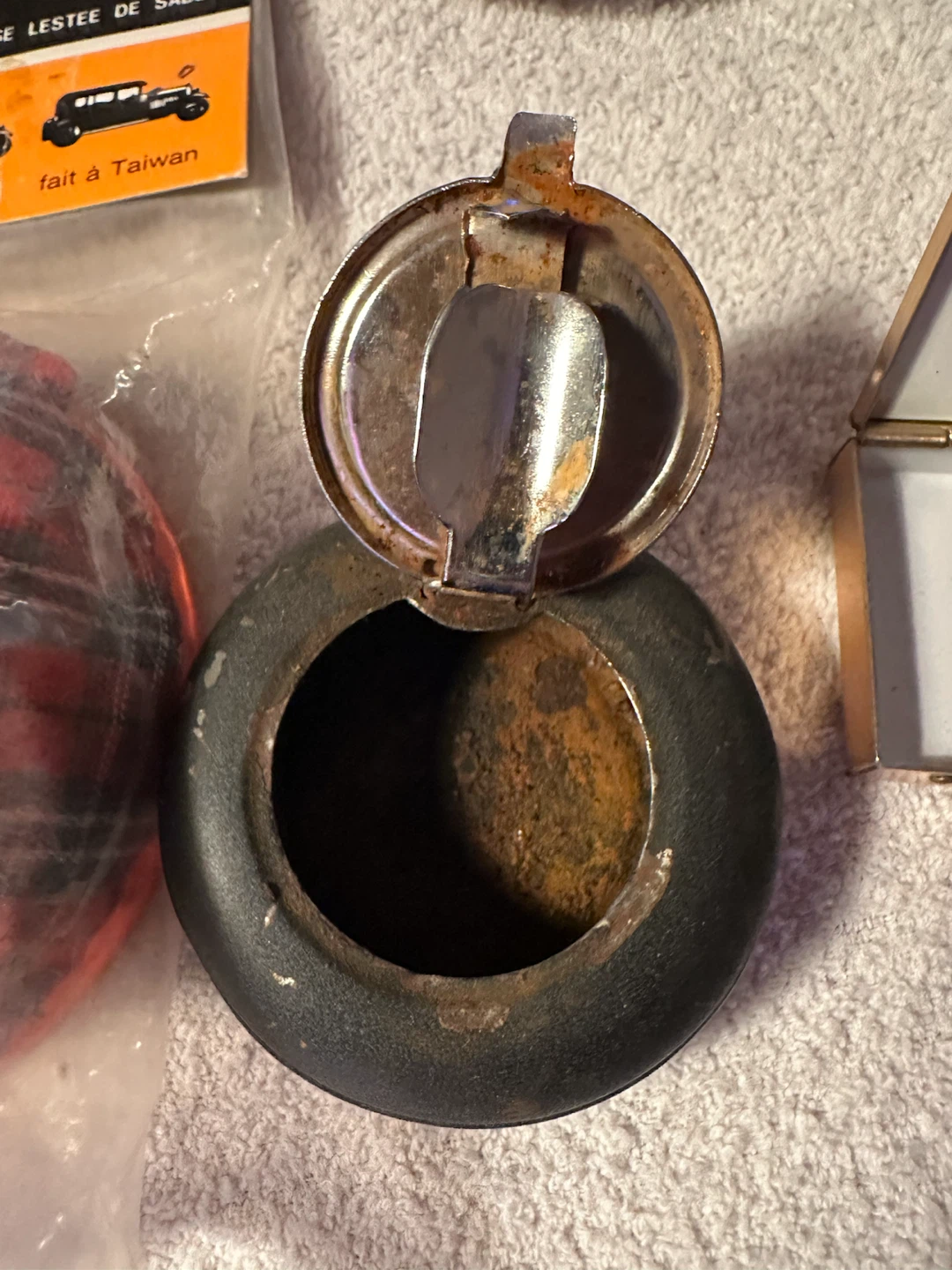 Assorted ashtrays - photo 5