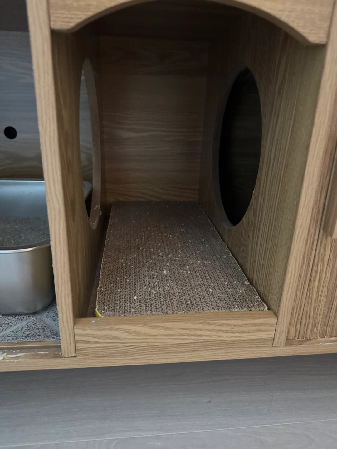 Cat litter cabinet - photo 2