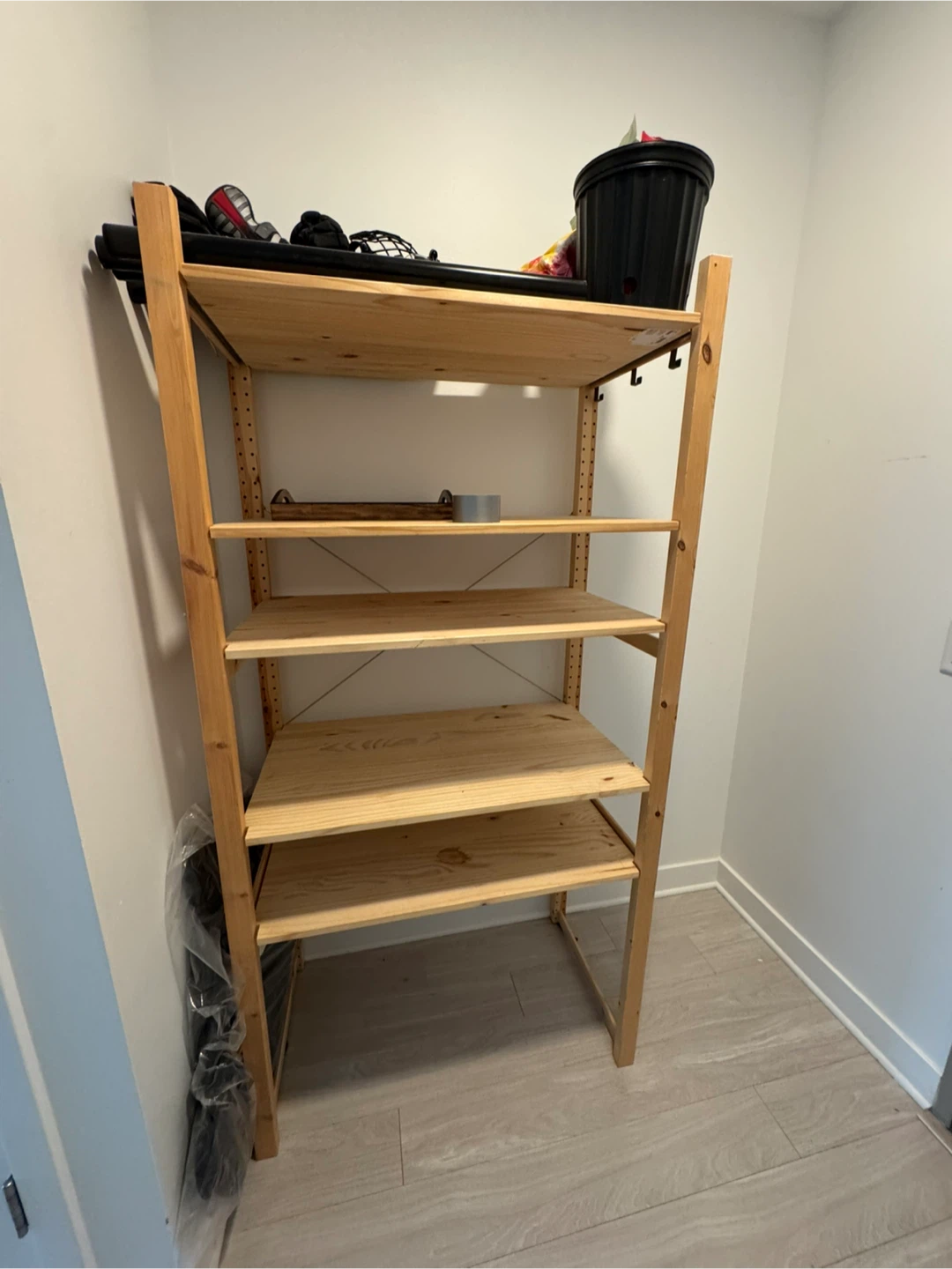 Shelving unit