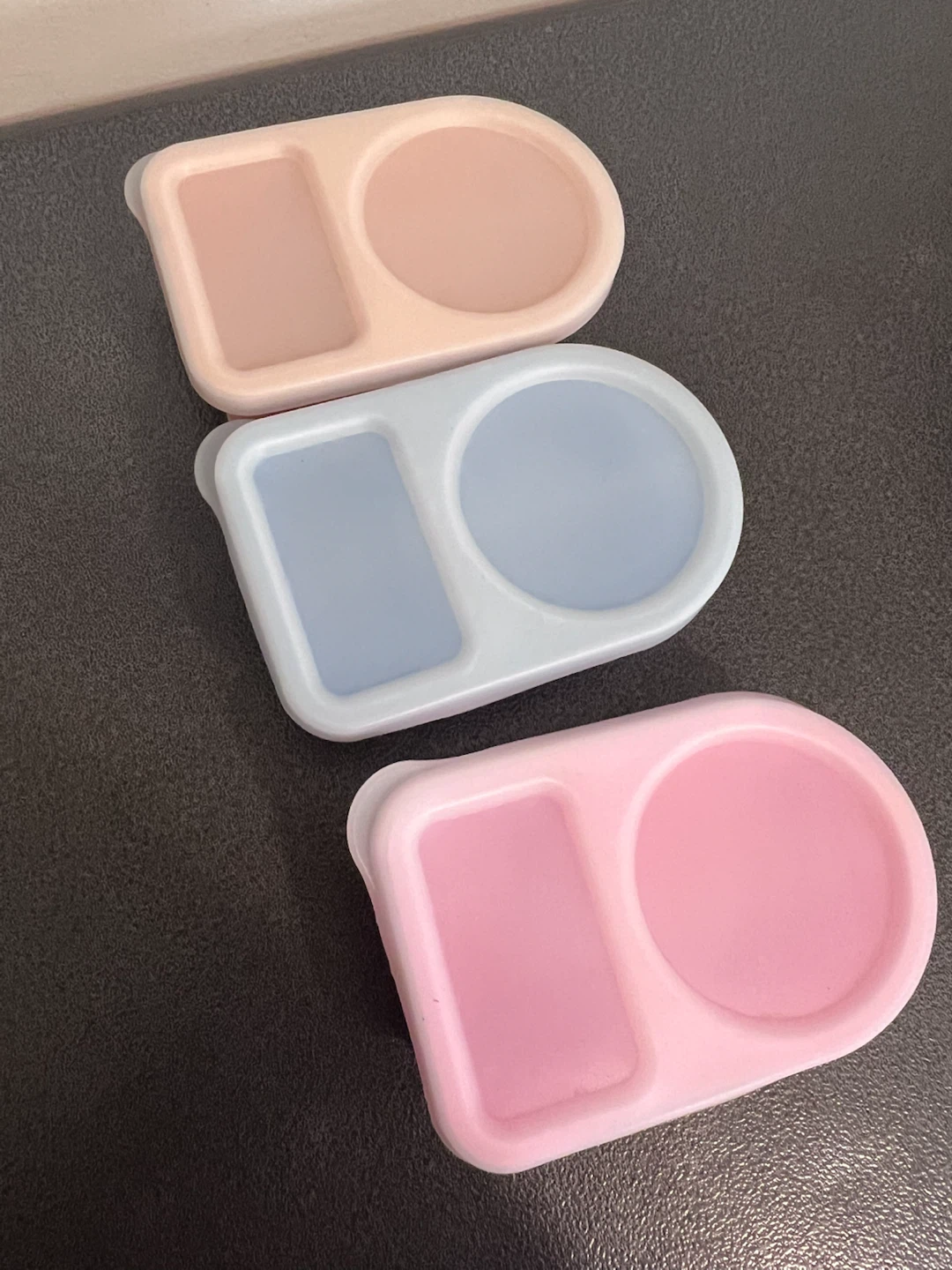 🥣 3-Pack Silicone Food Storage Containers with Lids – Brand New - photo 3