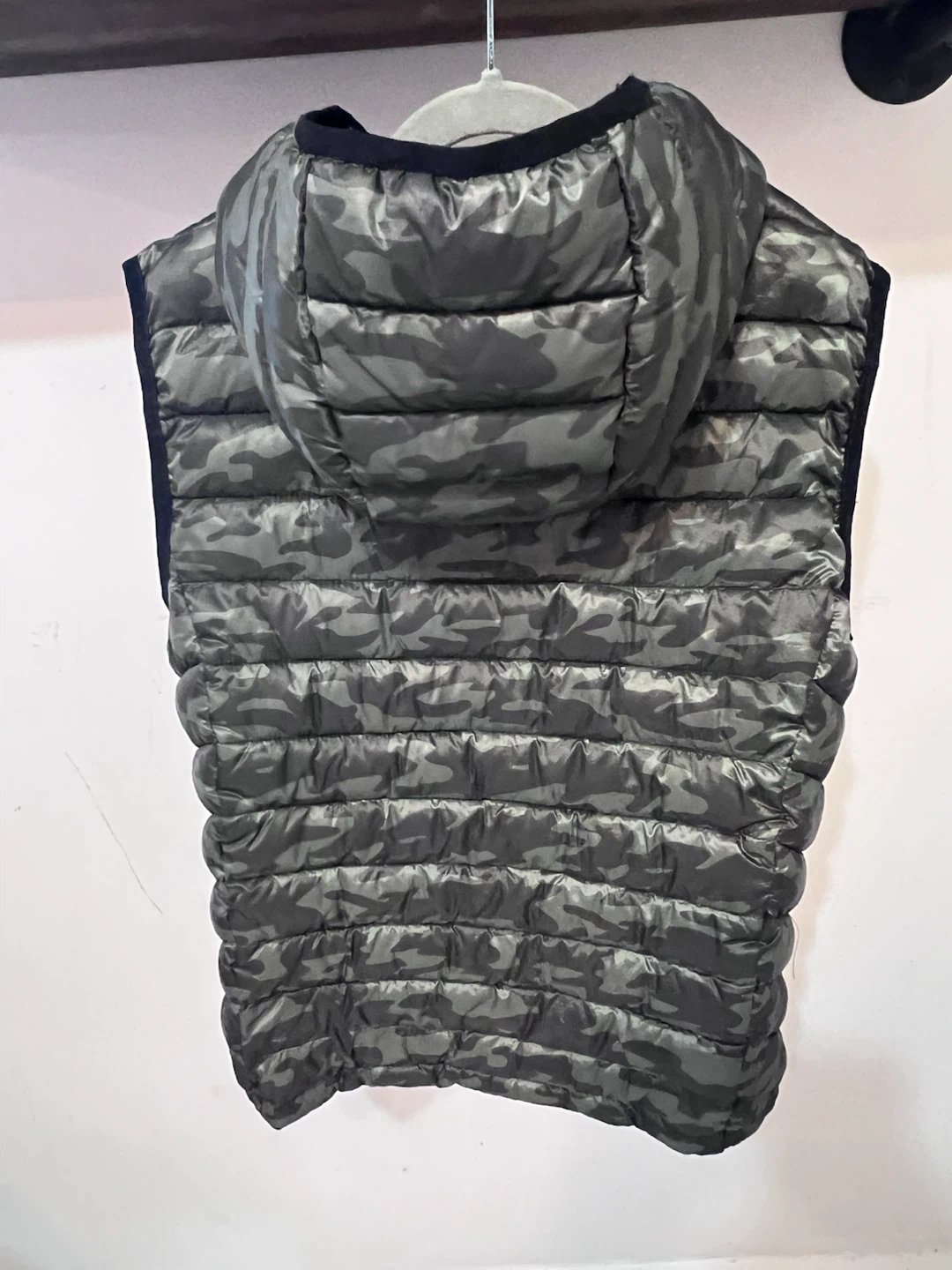🖤 Mango Kids Boys Camo Hooded Puffer Vest – Size 11–12 - photo 4