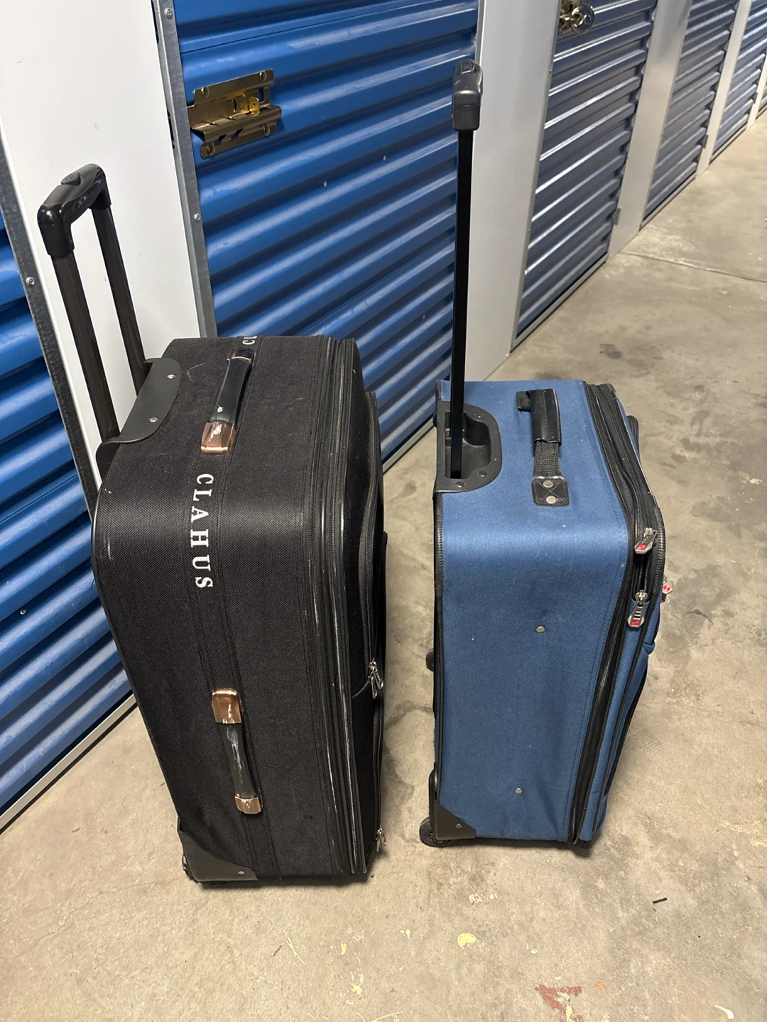 black suitcase and blue suitcase set - photo 2