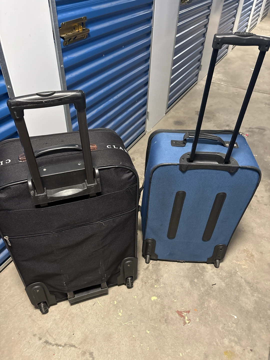 black suitcase and blue suitcase set - photo 3