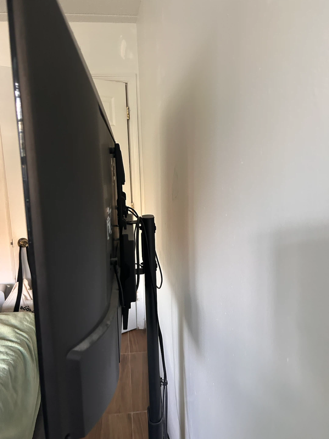 LG 4K UHD TV with Adjustable Floor Stand - photo 4