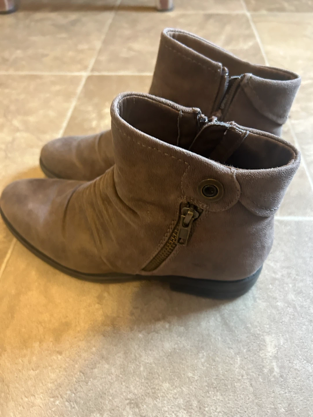 Baretraps grey ankle boots