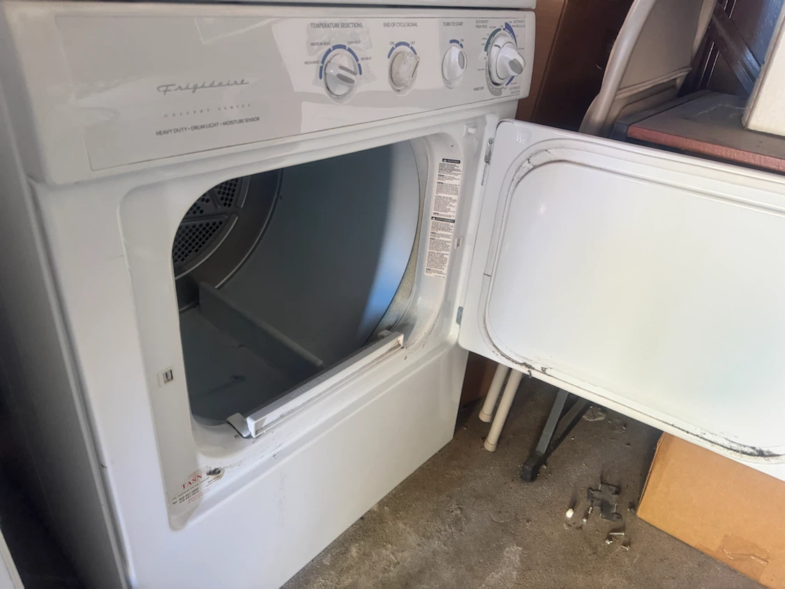 Good condition Frigidaire dryer $150 - photo 3