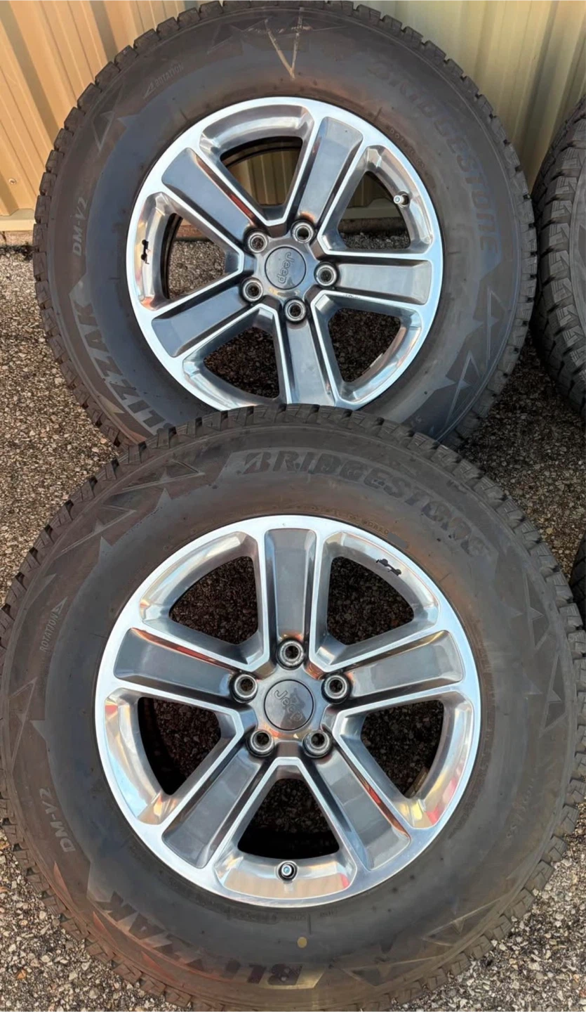 4 x 255/70/18 BRIDGESTONE WINTER TIRES AND JEEP RIMS $1550 - photo 3