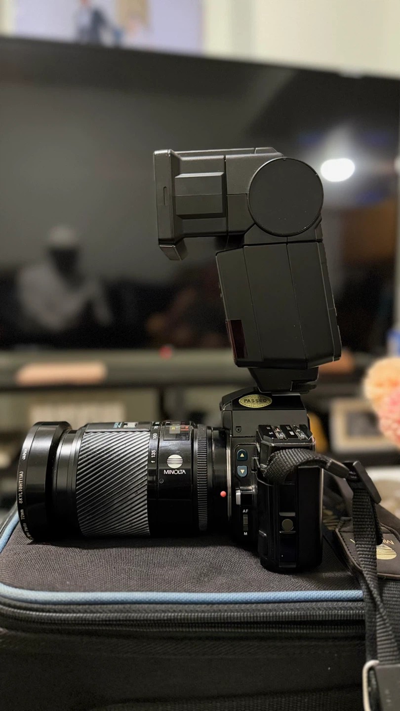 Minolta Maxxum 4000 AF Flash Unit and Body