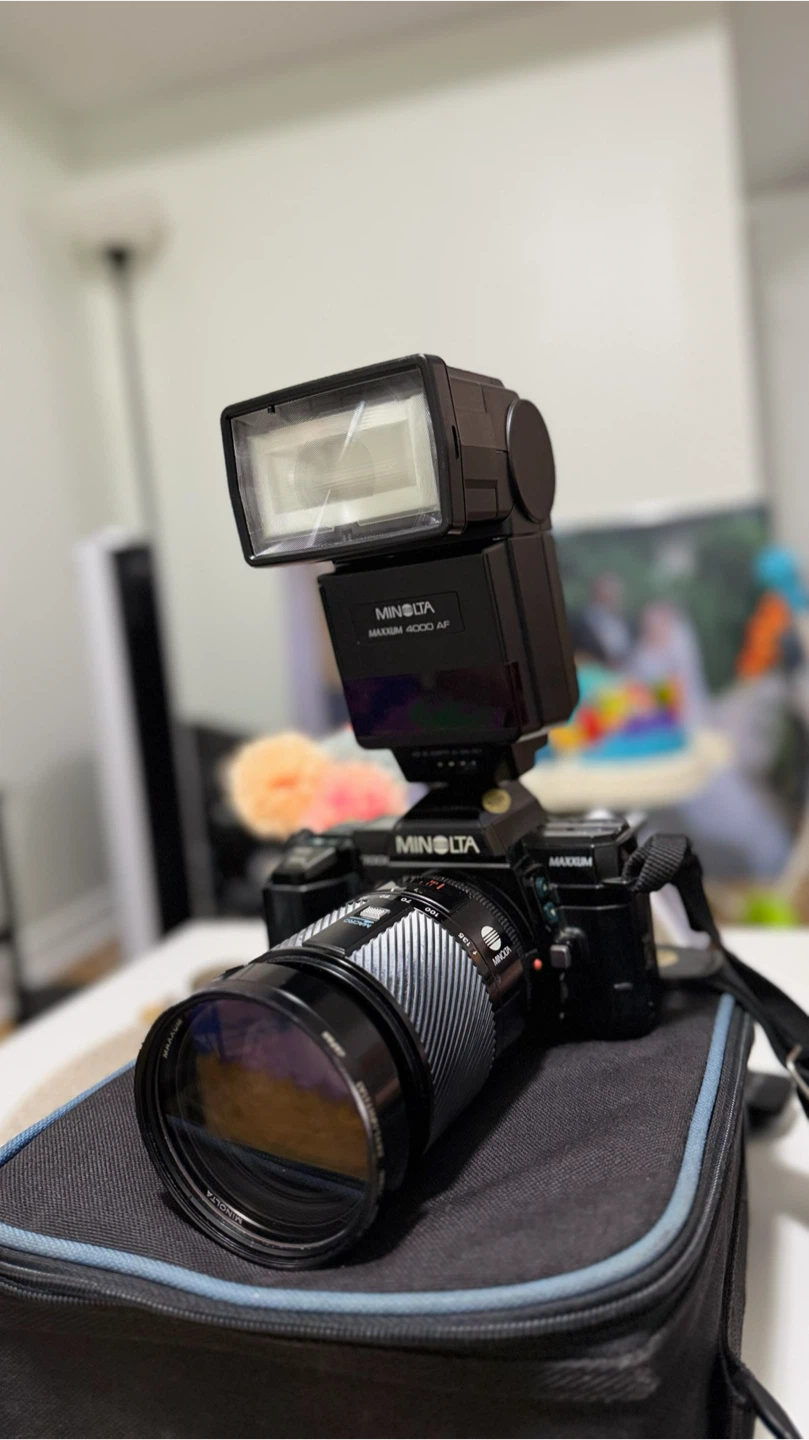 Minolta Maxxum 4000 AF Flash Unit and Body - photo 2