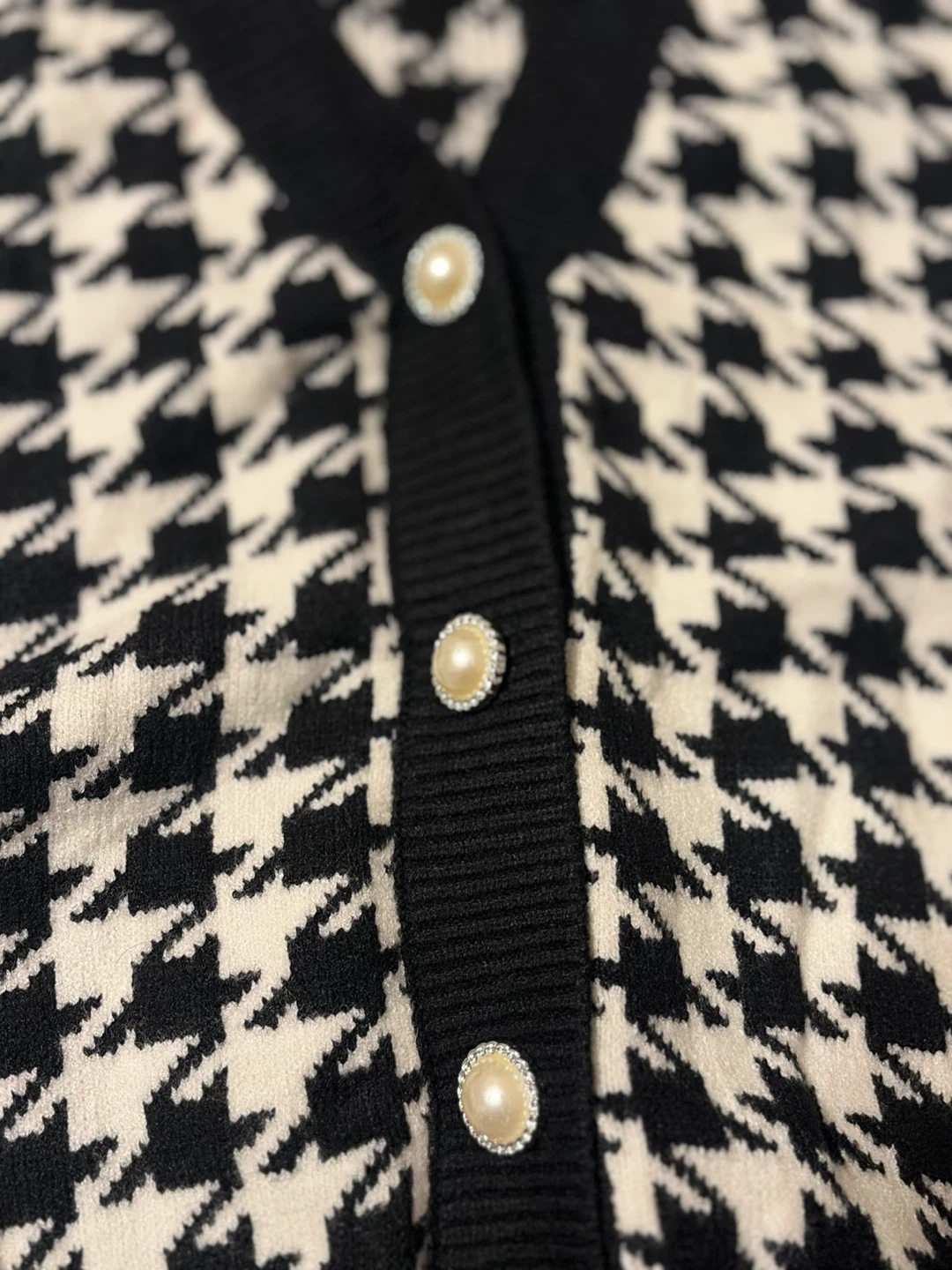 Black and White Houndstooth Knit Cardigan Vest - photo 2