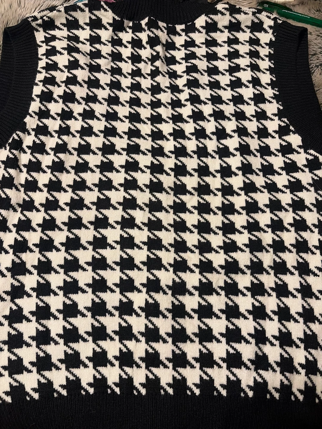Black and White Houndstooth Knit Cardigan Vest - photo 3