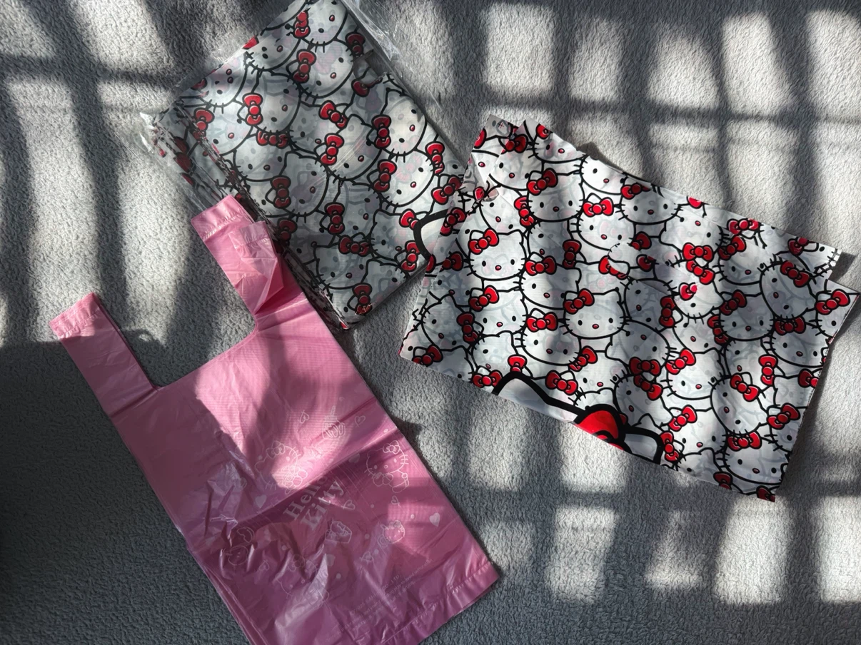 NEW Hello Kitty Gift Bags – 50 Pcs Bundle