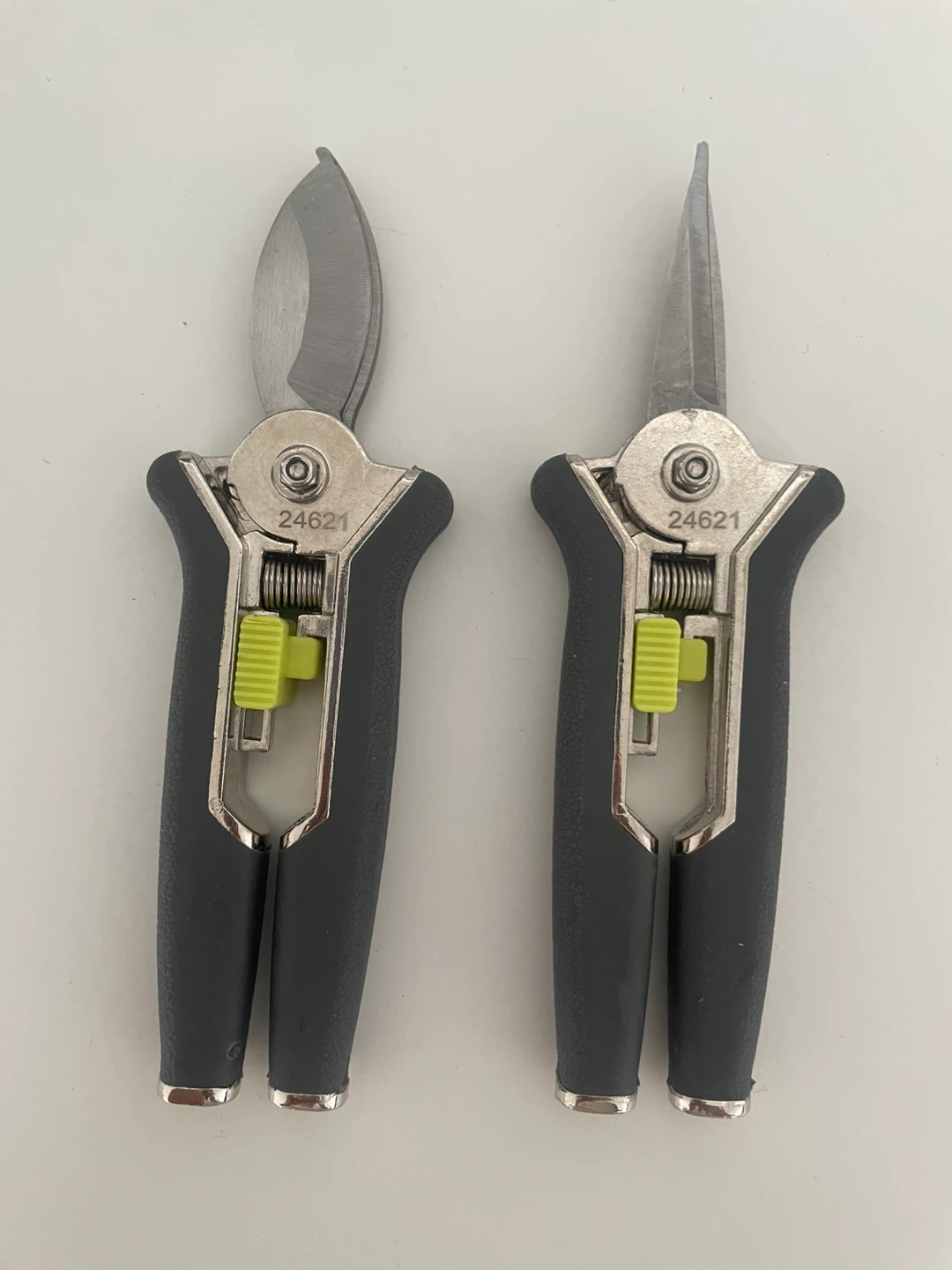 Two Stainless Steel Garden Pruning Shears - photo 2
