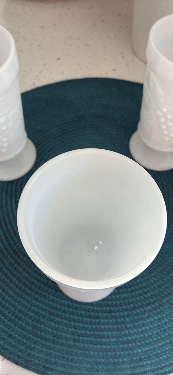 Set of 4 Vintage Milk Glass Grape Pattern Goblets - photo 4