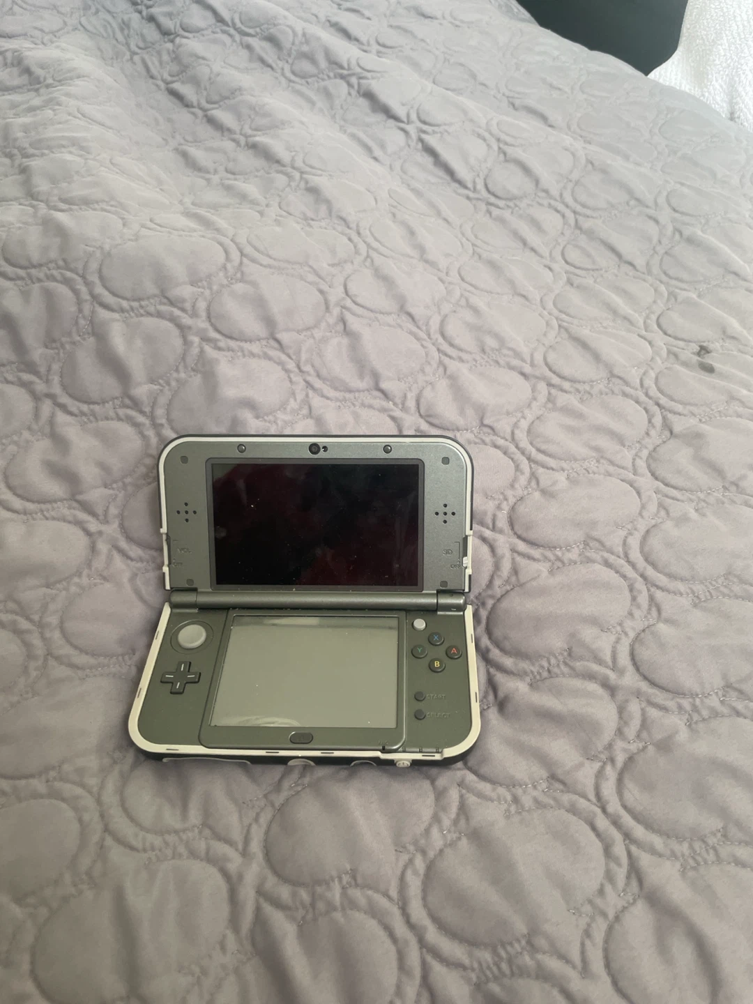 Nintendo 3DS Handheld Console - photo 2