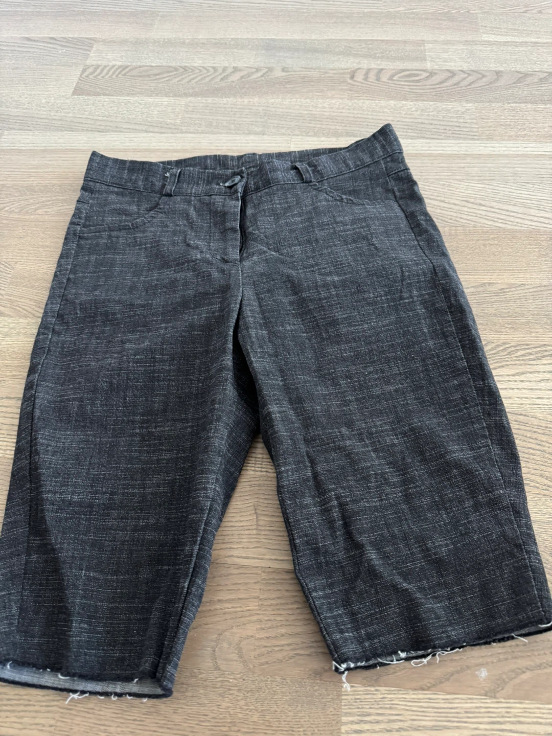 Designer’s Dark grey denim capri shorts