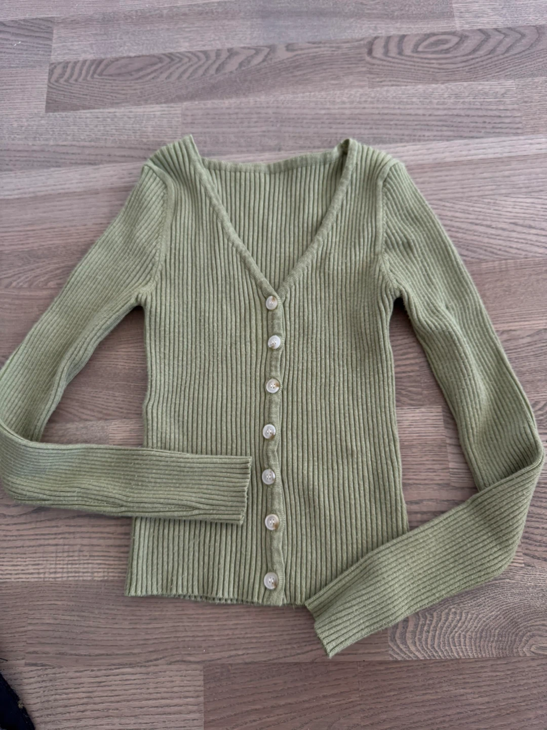 Designer’s Green Ribbed V-Neck Cardigan