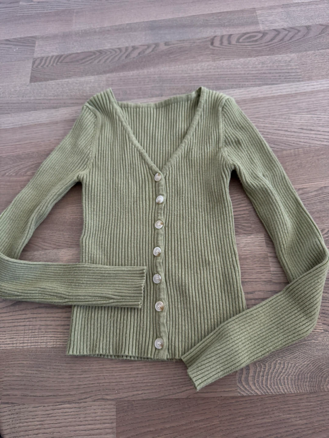 Designer’s Green Ribbed V-Neck Cardigan - photo 2