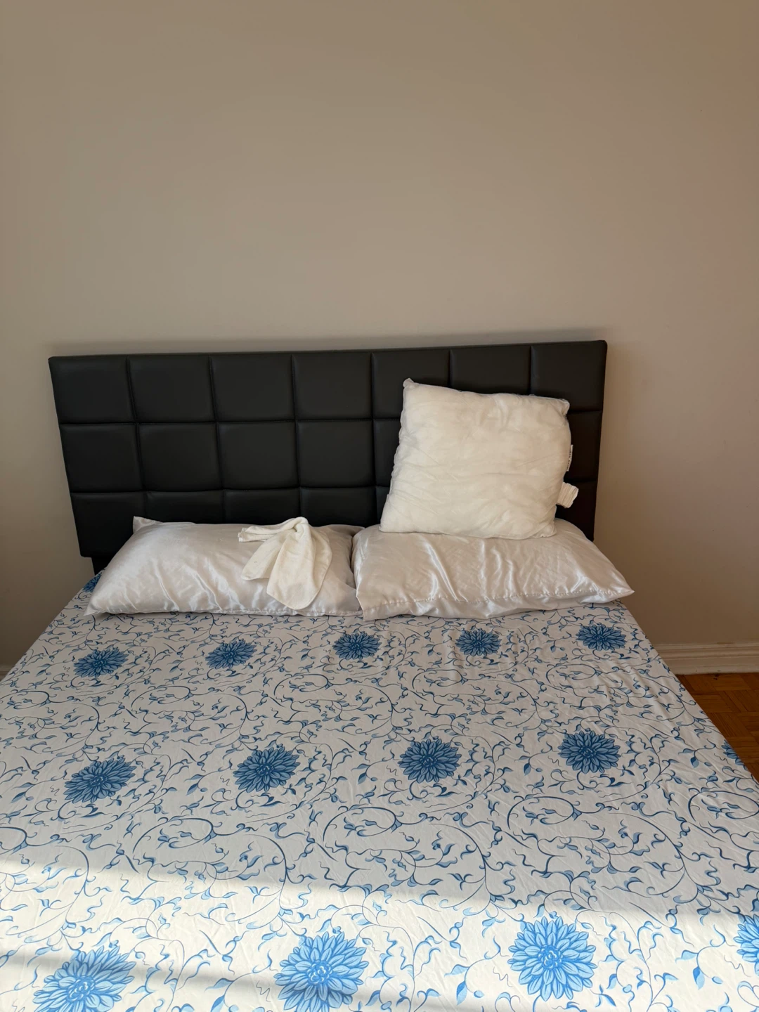 Queen Size Bed Frame & Mattress for Sale - photo 3
