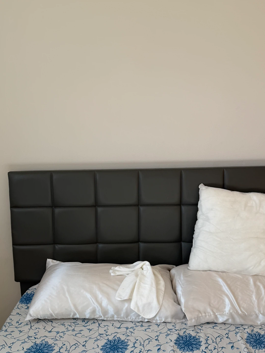 Queen Size Bed Frame & Mattress for Sale - photo 4