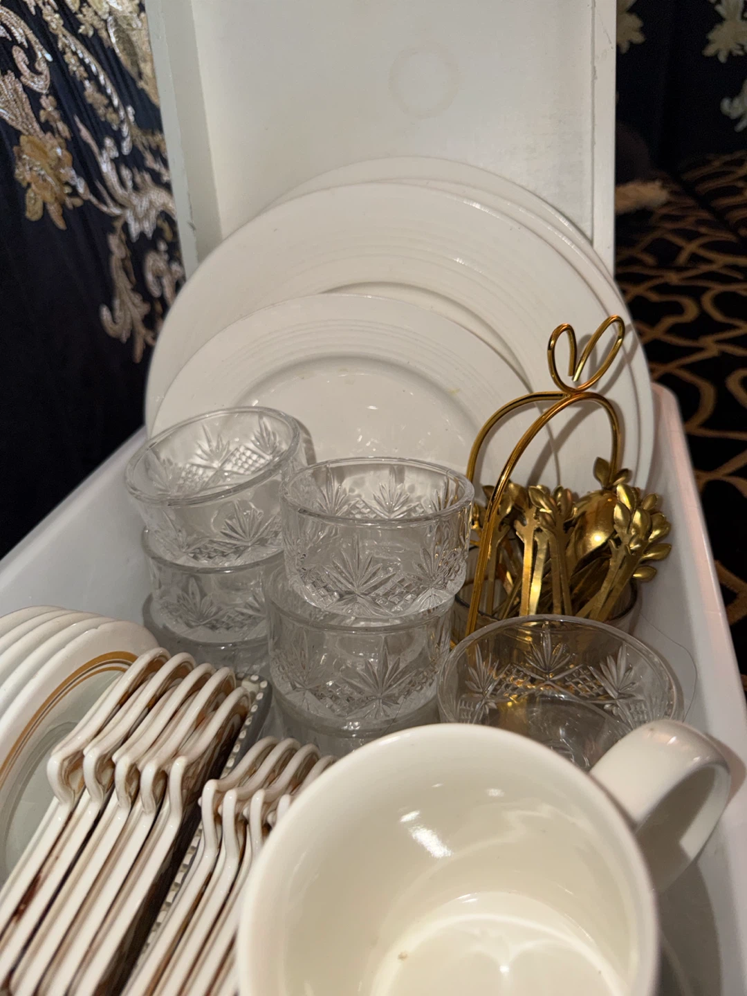 Kitchenware Assortment including Stanley Tumbler - photo 2