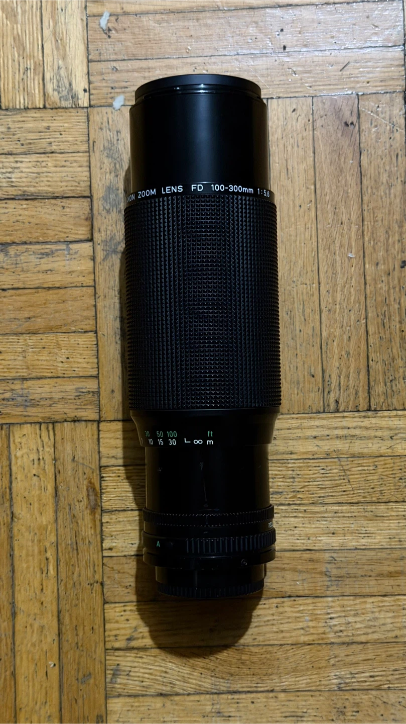 Canon FD 100-300mm f/5.6 Zoom Lens