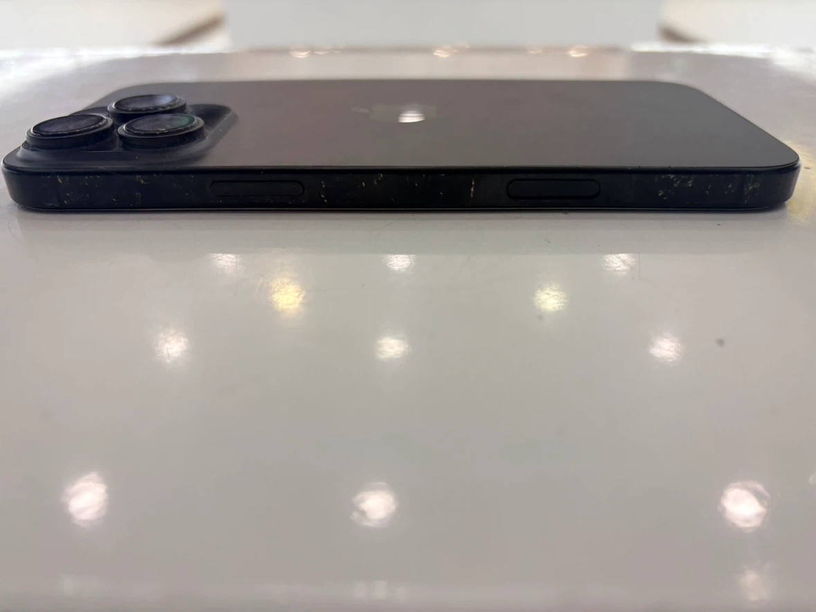Apple iPhone 15 Pro Max - photo 2