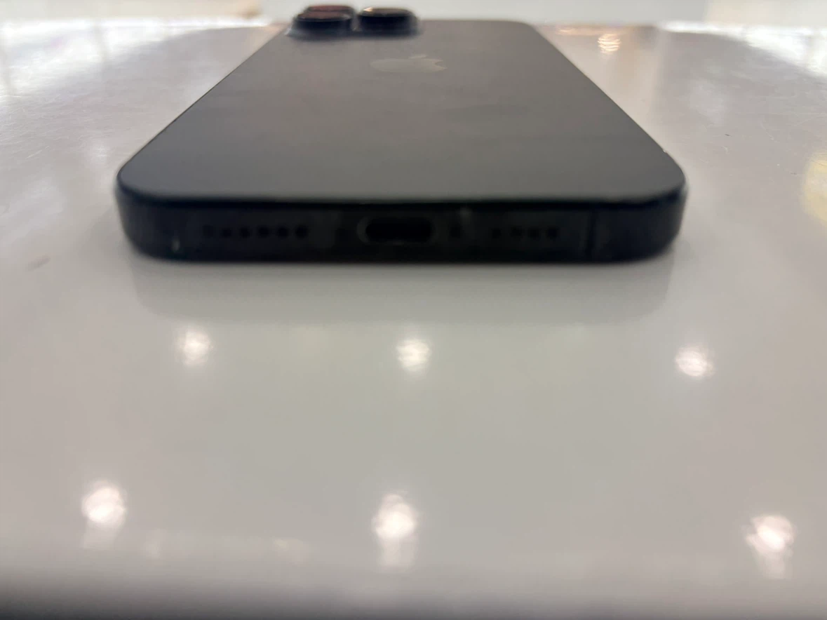 Apple iPhone 15 Pro Max - photo 4