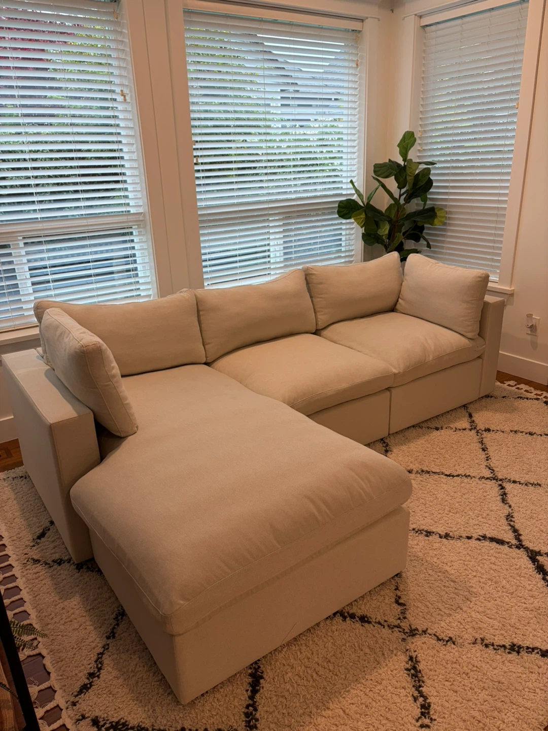 Cozey Ciello Modular Sectional Sofa with Chaise