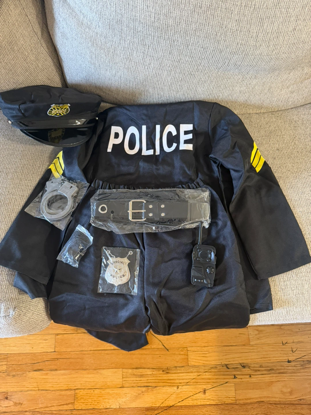 NEW Kids Police Officer Costume Set Medium(It didn't fit my son)
