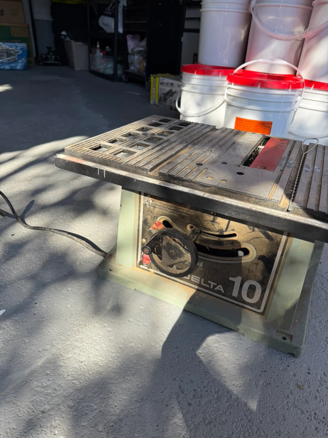 Delta 10-inch Table Saw - photo 2