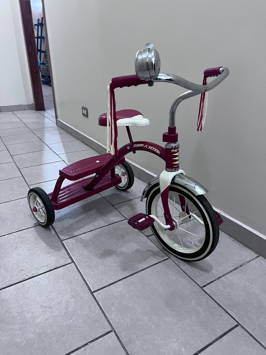 Radio Flyer Red Tricycle classic for collectors