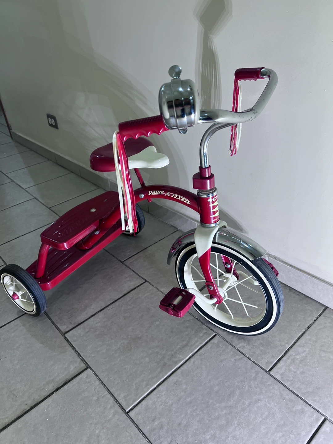 Radio Flyer Red Tricycle classic for collectors - photo 2