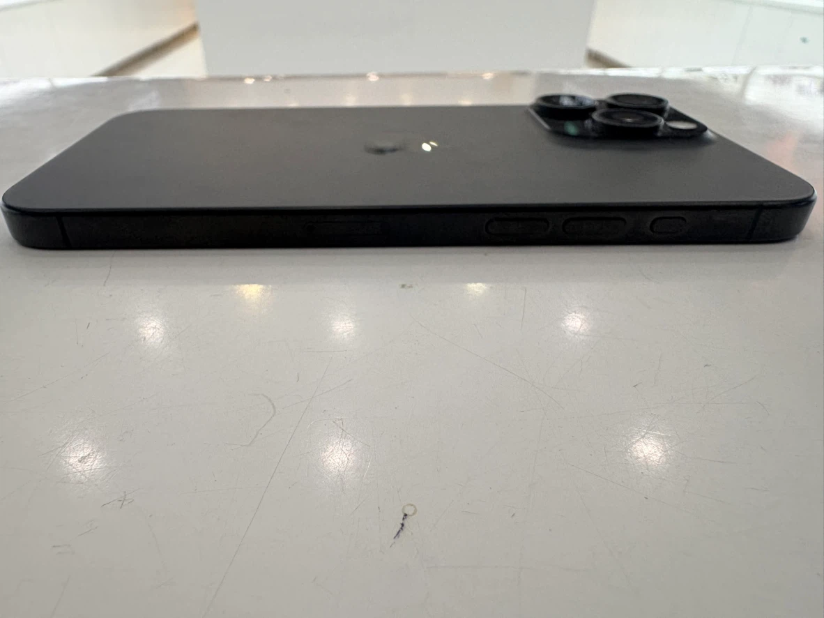Apple iPhone 15 Pro Max, Black Titanium - photo 4
