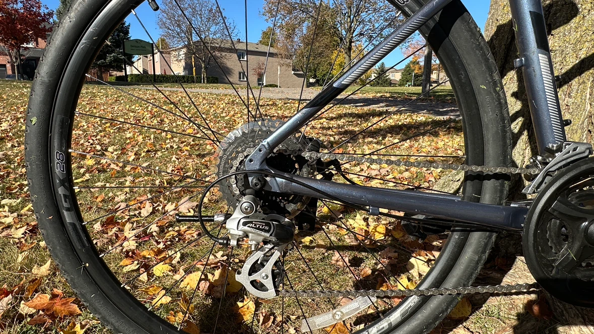 Giant Hybrid Bicycle Size Medium - photo 2