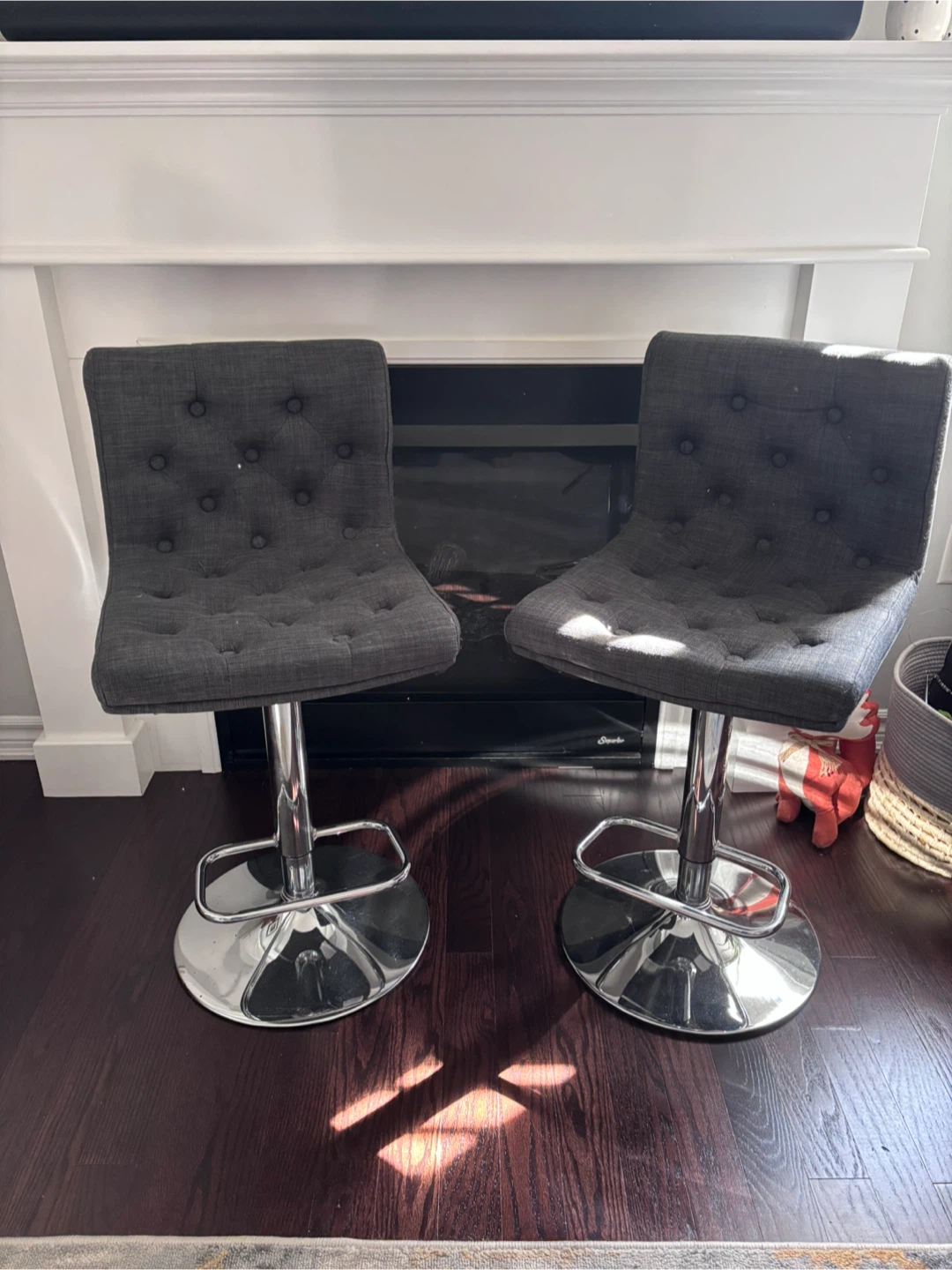 Set of 2 Grey Tufted Bar Stools