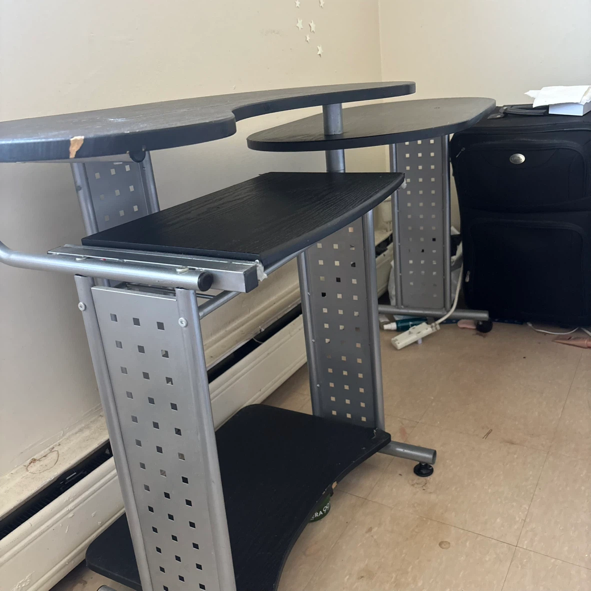 URGENT MOVE SALE Desk - photo 2