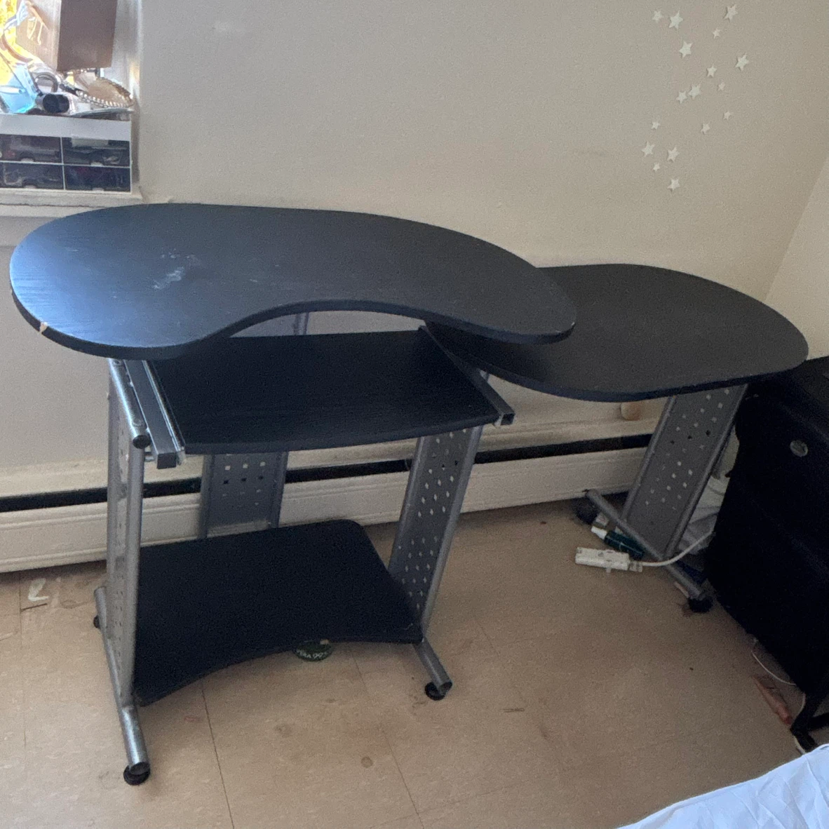 URGENT MOVE SALE Desk - photo 3