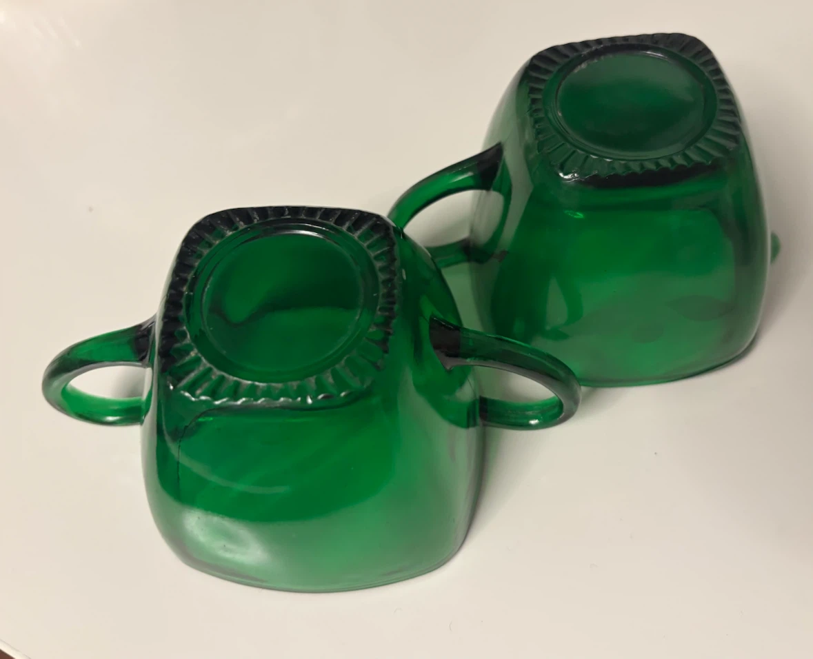 Vintage depression glass green sugar and cream set - photo 2
