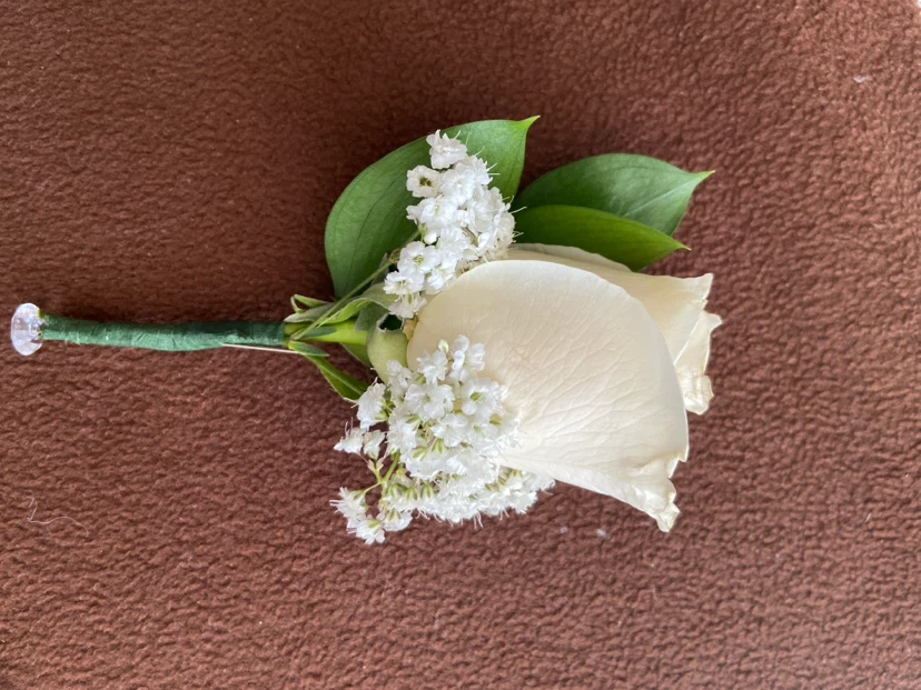 White Rose Boutonnieres - photo 3