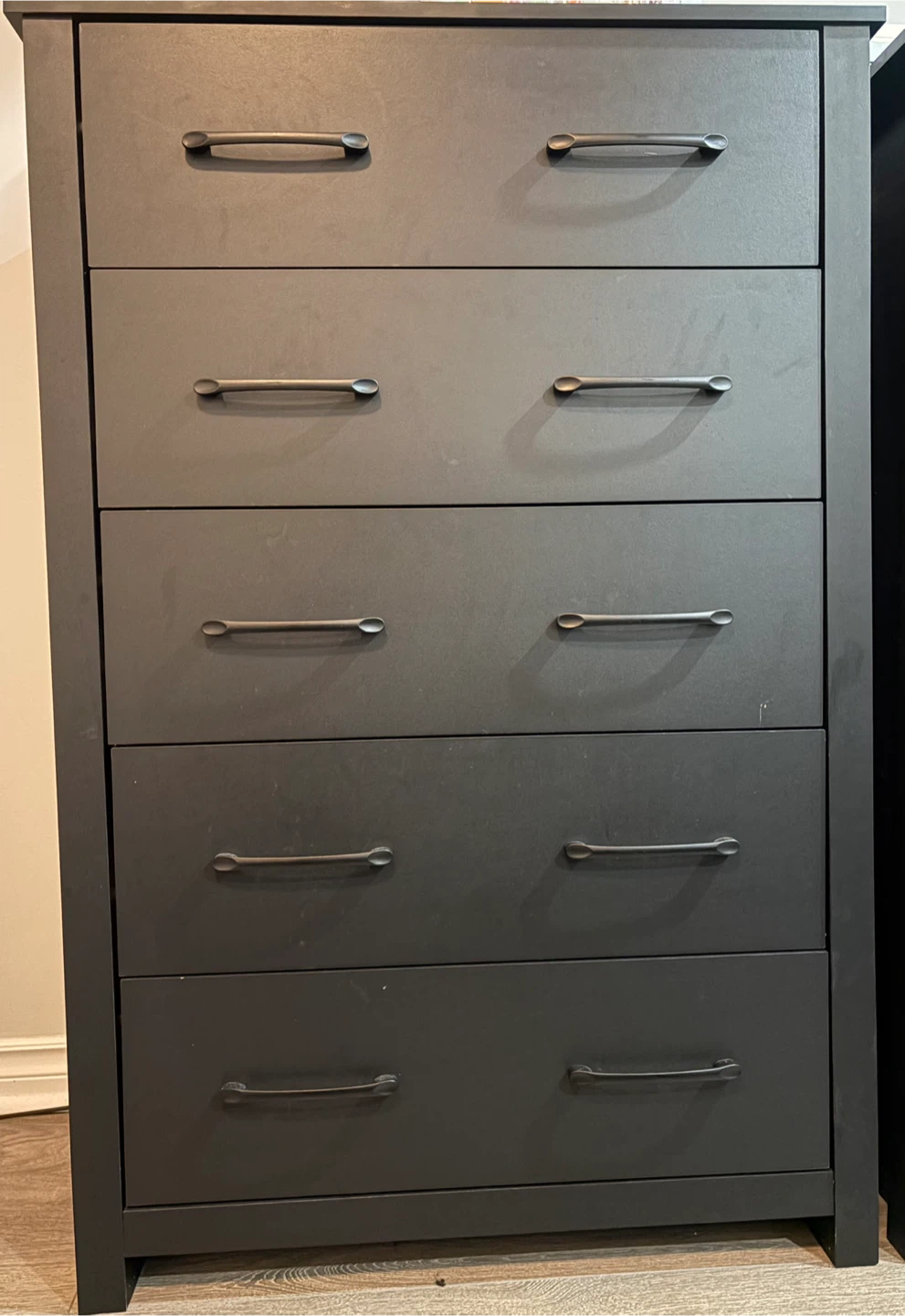 Black 5-Drawer Dresser