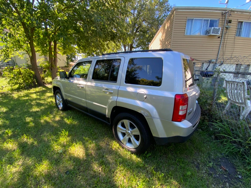 2013 Jeep patriot sport $3800 - photo 2